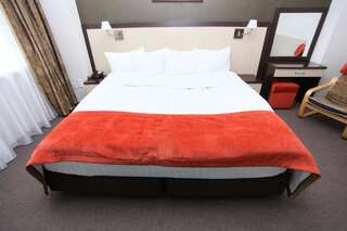 Гостиница Премьер Отель Краснодар Двухместный номер «Премьер» с 1 кроватью или 2 отдельными кроватями-4