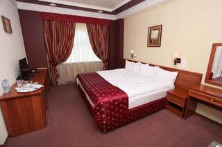 Гостиница Премьер Отель Краснодар Улучшенный двухместный номер с 1 кроватью или 2 отдельными кроватями-3
